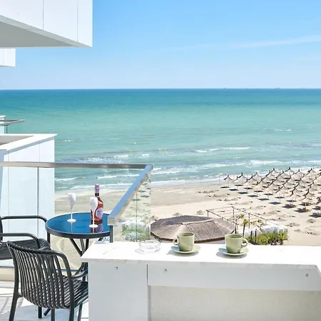 Scorpios - Infinity Pool & Năvodari