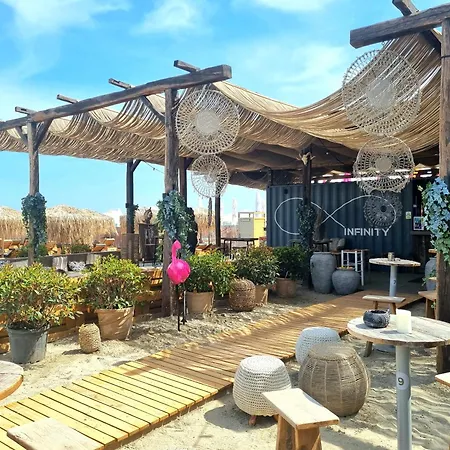 Scorpios - Infinity Pool & *