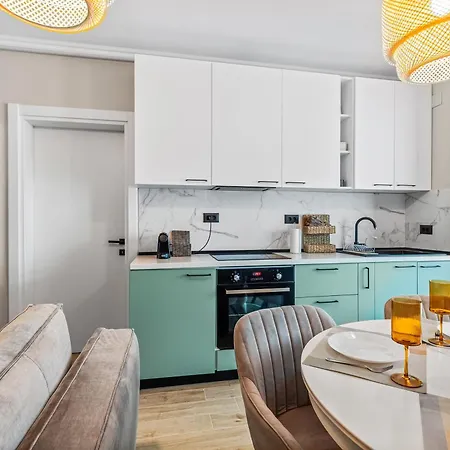 Scorpios - Infinity Pool & Apartment Năvodari