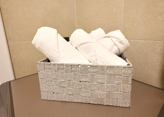 Scorpios - Infinity Pool &