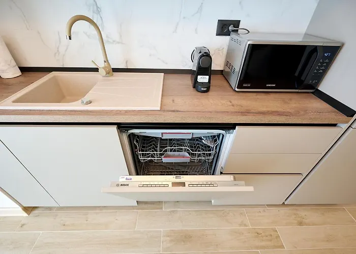 Scorpios - Infinity Pool & * Năvodari