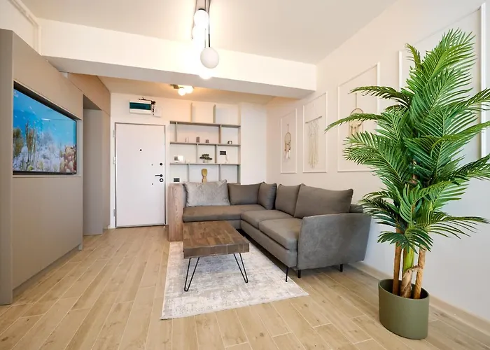 Scorpios - Infinity Pool & Năvodari