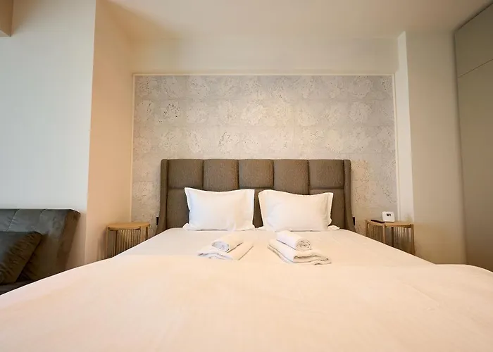 Scorpios - Infinity Pool &