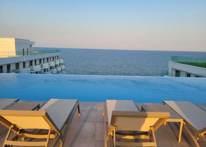 Scorpios - Infinity Pool & Năvodari