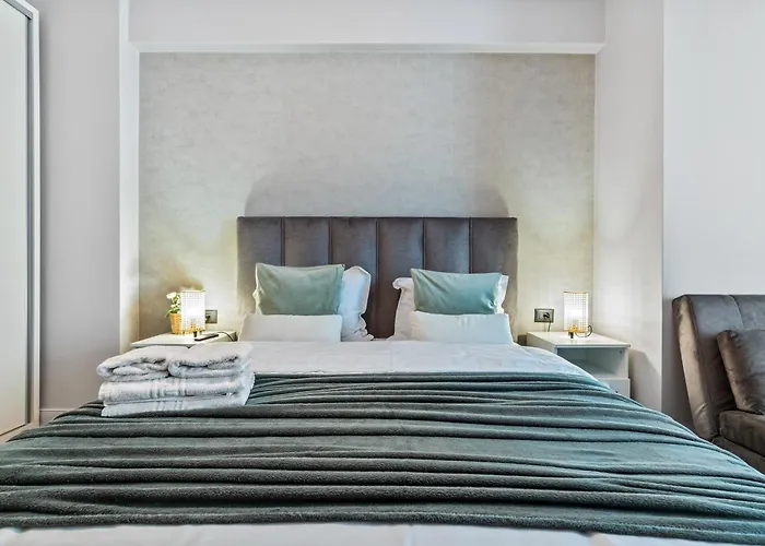 Scorpios - Infinity Pool & * Năvodari