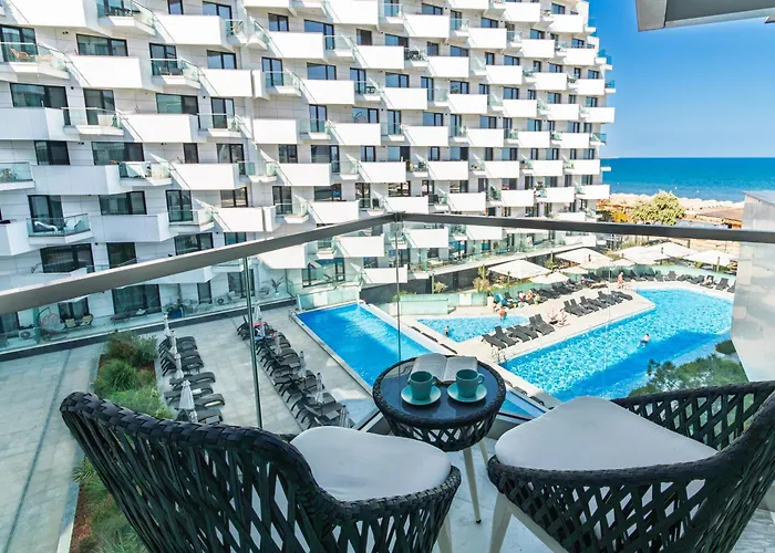 Scorpios - Infinity Pool &