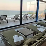 Scorpios In Infinity Pool & Appartement
