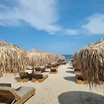 Scorpios In Infinity Pool & Lägenhet Năvodari