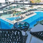 Scorpios In Infinity Pool & Lägenhet