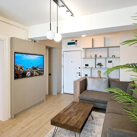 Scorpios - Infinity Pool & *