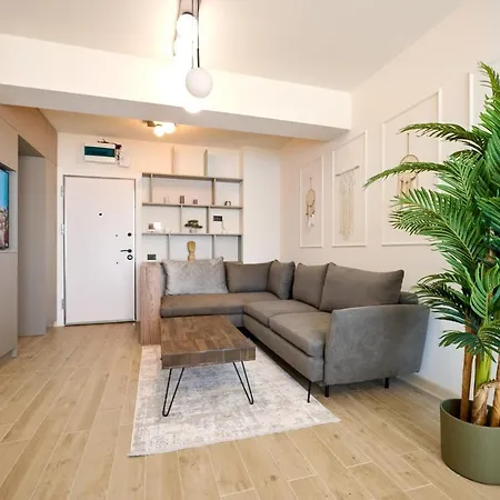 Scorpios - Infinity Pool & Năvodari