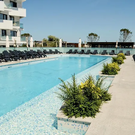 Scorpios - Infinity Pool & Spa Resort *