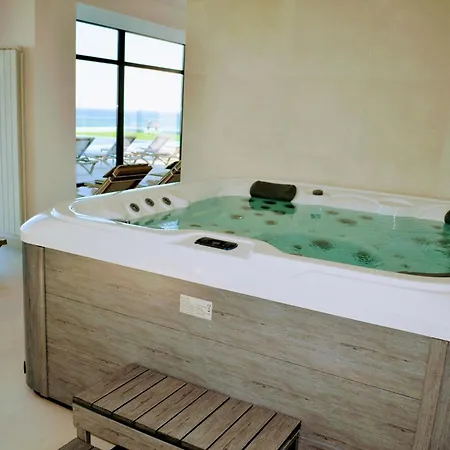 Scorpios - Infinity Pool & Spa Resort Apartment