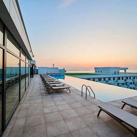 Namos In Infinity Pool & Spa Resort 那沃达利