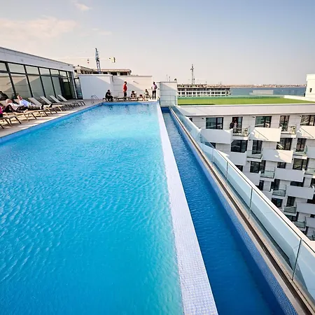 Scorpios - Infinity Pool & Spa Resort