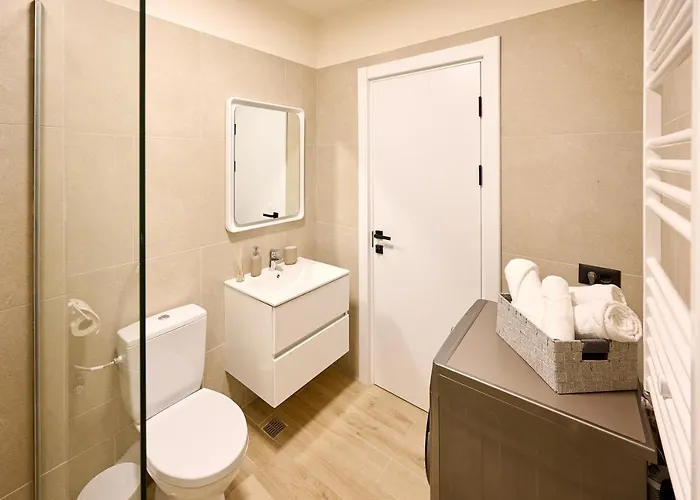 Scorpios - Infinity Pool & Apartment Navodari