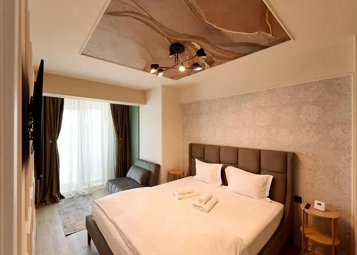 Scorpios - Infinity Pool &