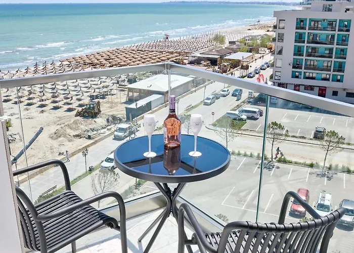 Scorpios - Infinity Pool & Lägenhet Năvodari