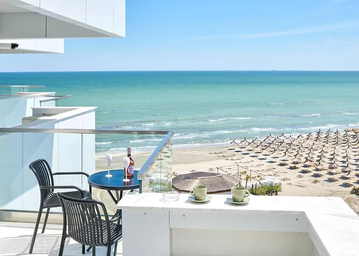 Scorpios - Infinity Pool & Năvodari