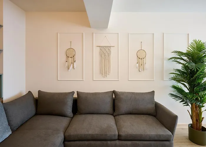 Scorpios - Infinity Pool & Apartment