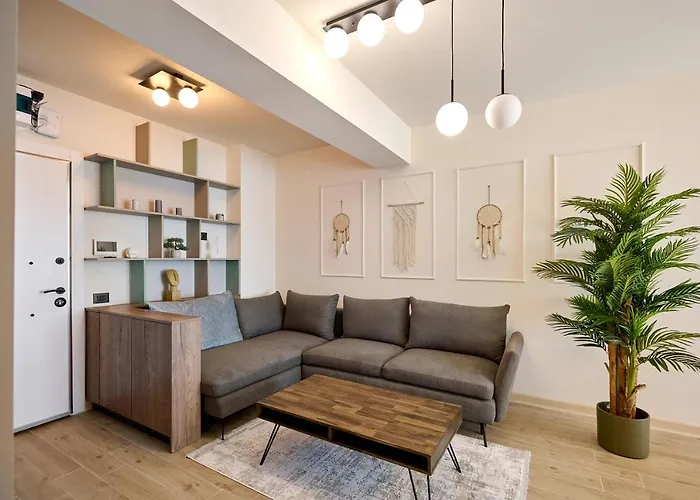 Scorpios - Infinity Pool &