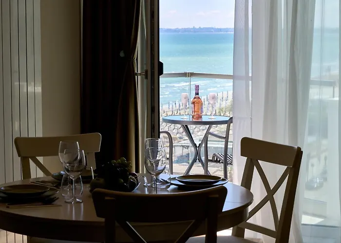 Scorpios - Infinity Pool &