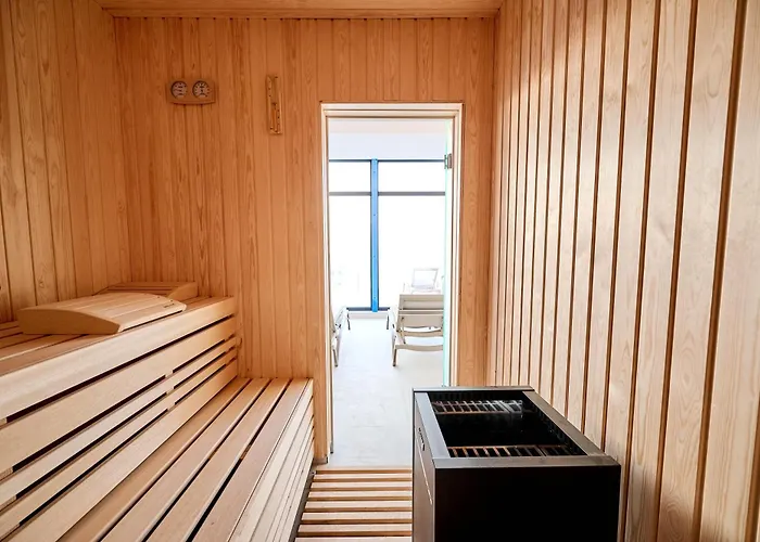 Scorpios - Infinity Pool & *