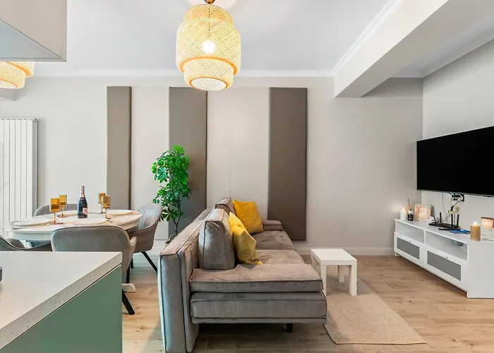 Scorpios - Infinity Pool & * Navodari