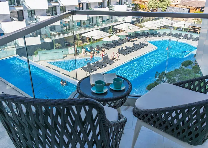 Scorpios - Infinity Pool & Apartment