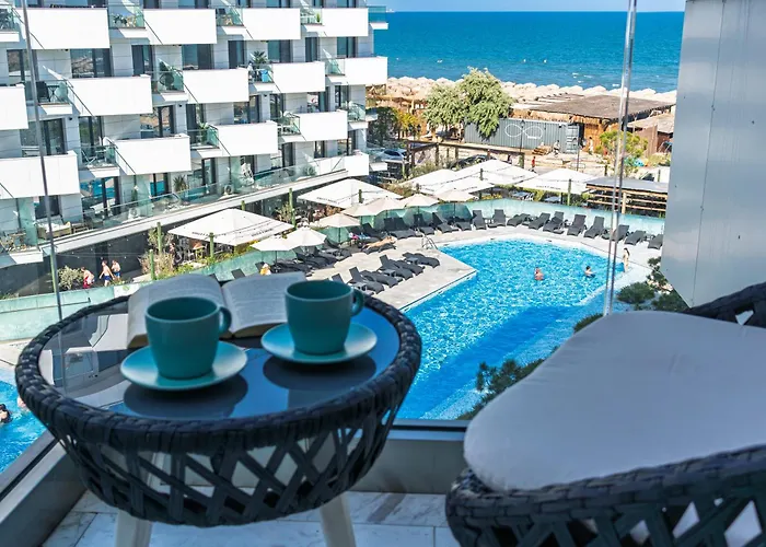 Scorpios - Infinity Pool & *